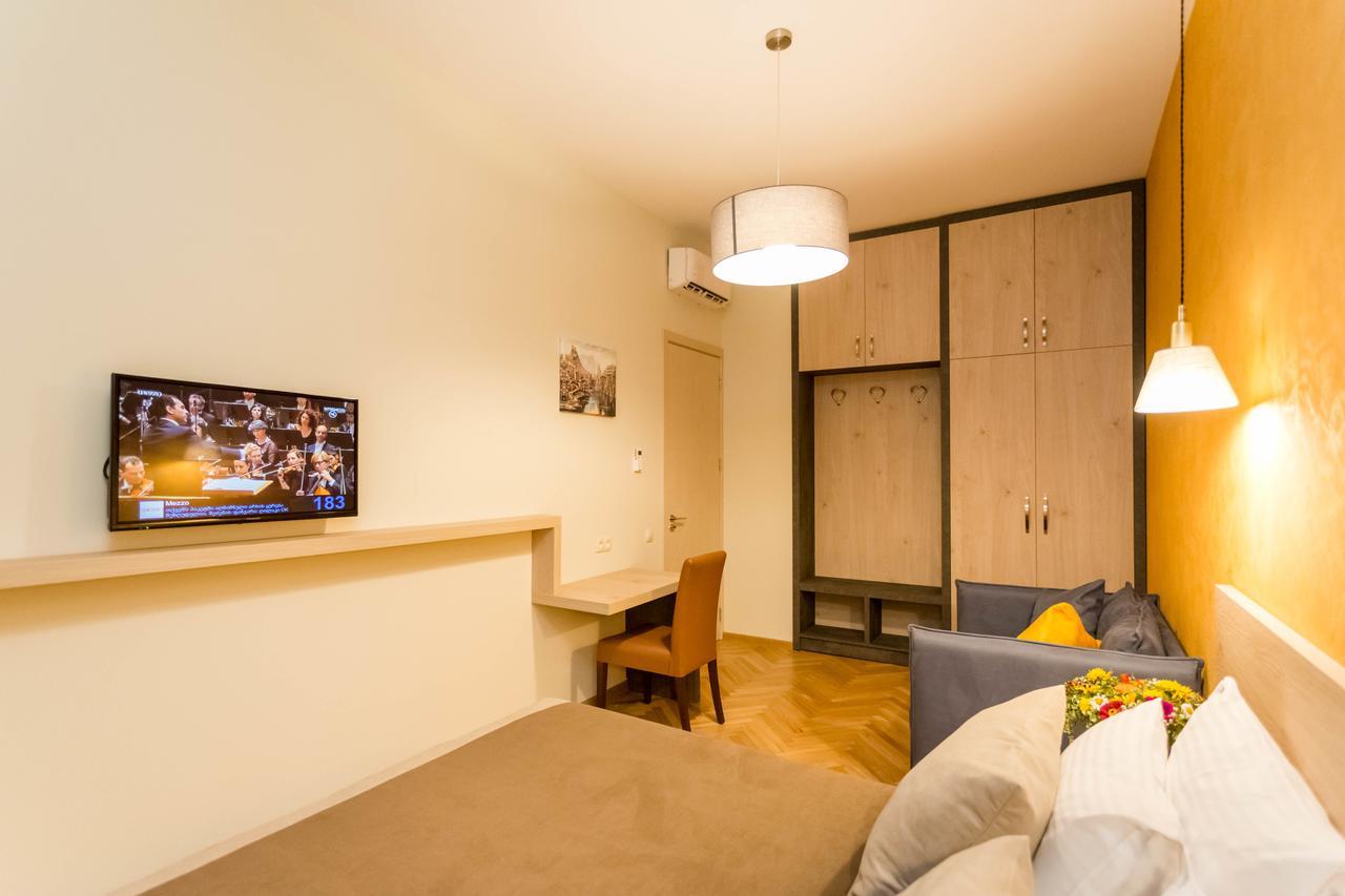 Luxury 3 Bedroom Apartment By Freedom Square City Center Tbilisi Ngoại thất bức ảnh