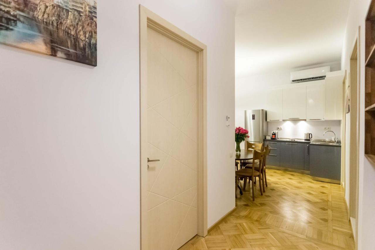 Luxury 3 Bedroom Apartment By Freedom Square City Center Tbilisi Ngoại thất bức ảnh